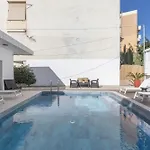 Luxsuites *