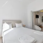 Luxsuites Villa *