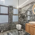 Luxsuites *