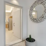 Luxsuites