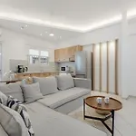 Luxsuites Villa Chania (Crete)