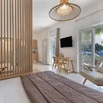 Luxsuites Villa *