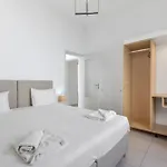 Luxsuites *