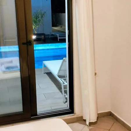 Luxsuites 别墅 干尼亞