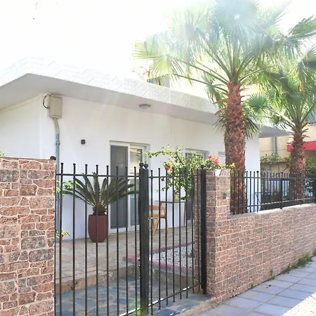 Luxsuites Villa Chania (Crete)